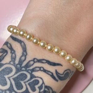 💛 Vintage Gold Plated Faux Pearl Bracelet